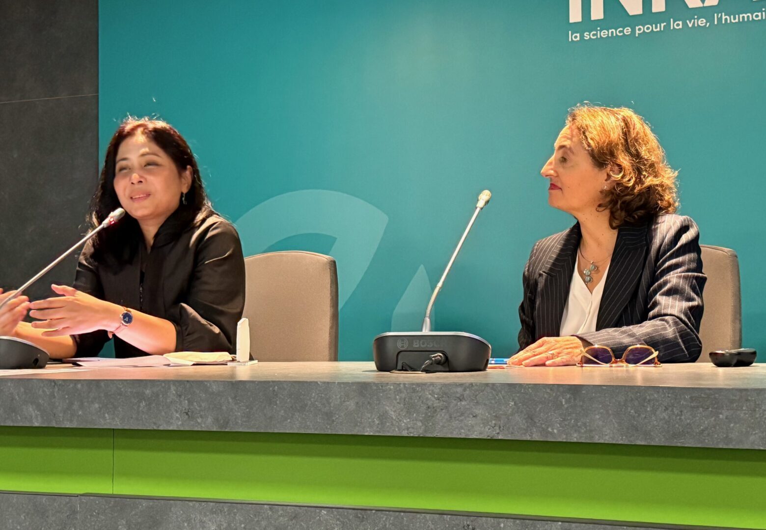 Hinhjoy and Clara Pacheco,