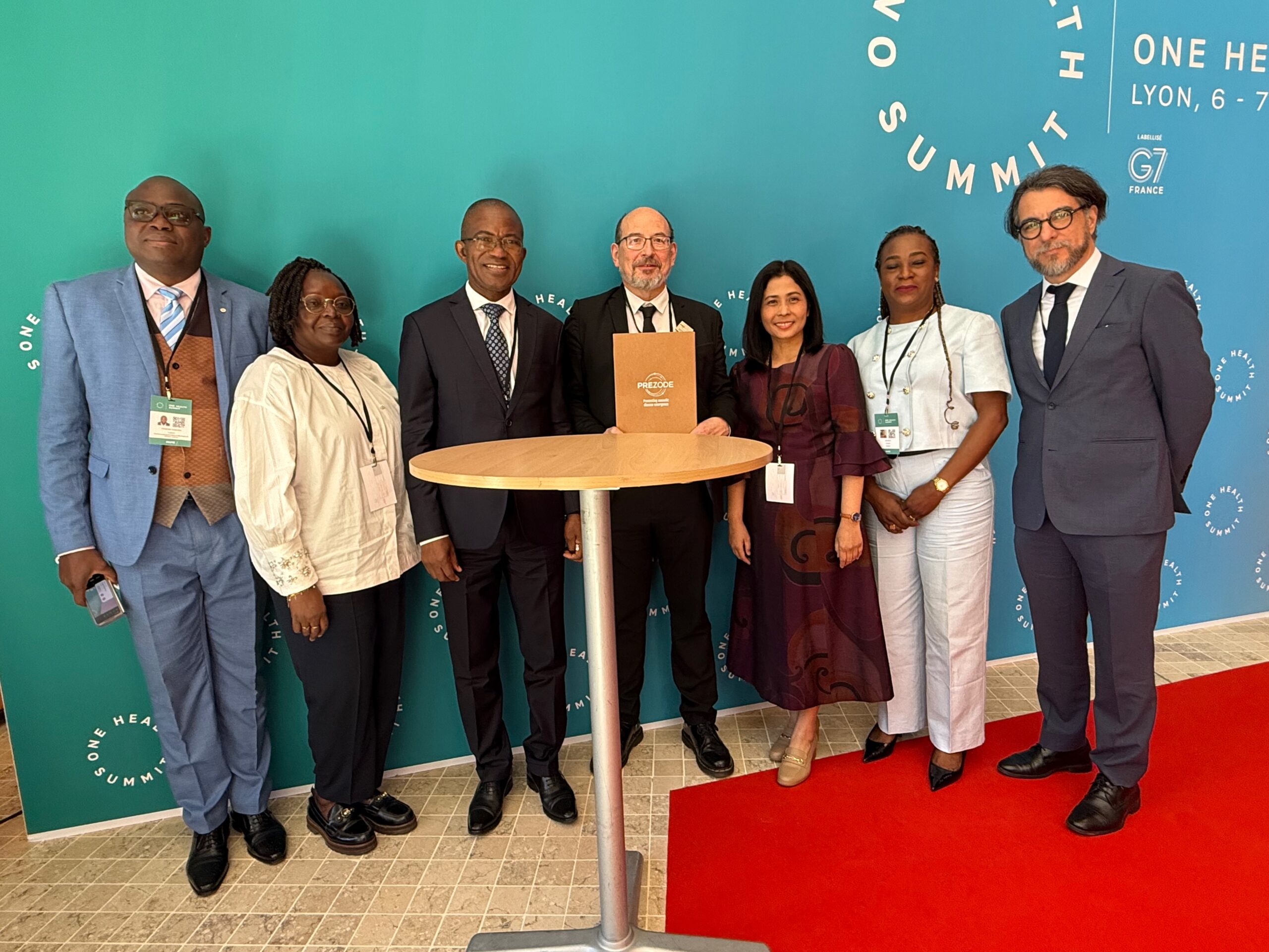 CEMAC representatives Fulgence Likassi-Bokamba and Yvette Dembaye, with Thierry Caquet, Soawapak Hiunjoy, and Elsa Dibongue (PREZODE) and André Carletto (World Bank Group).
